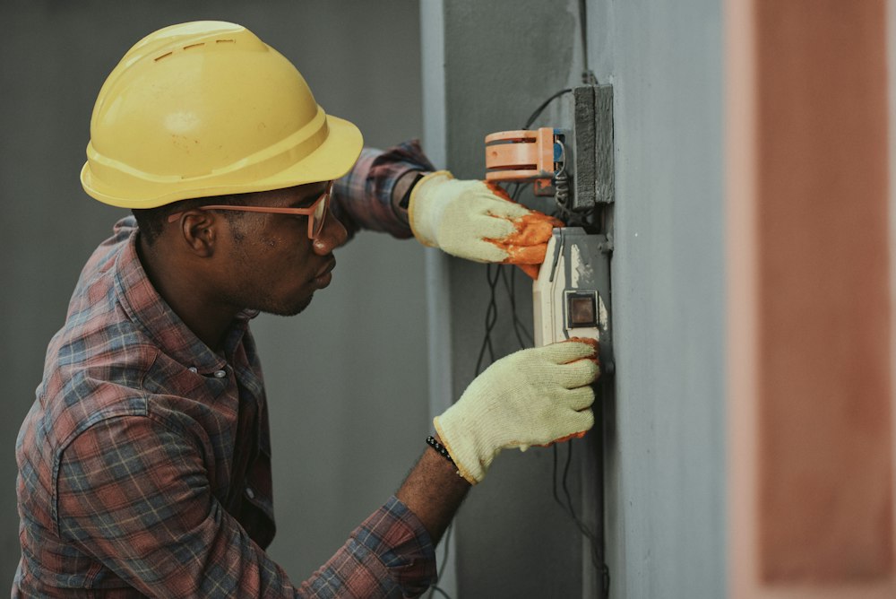 Specialist preparing a home improvement task